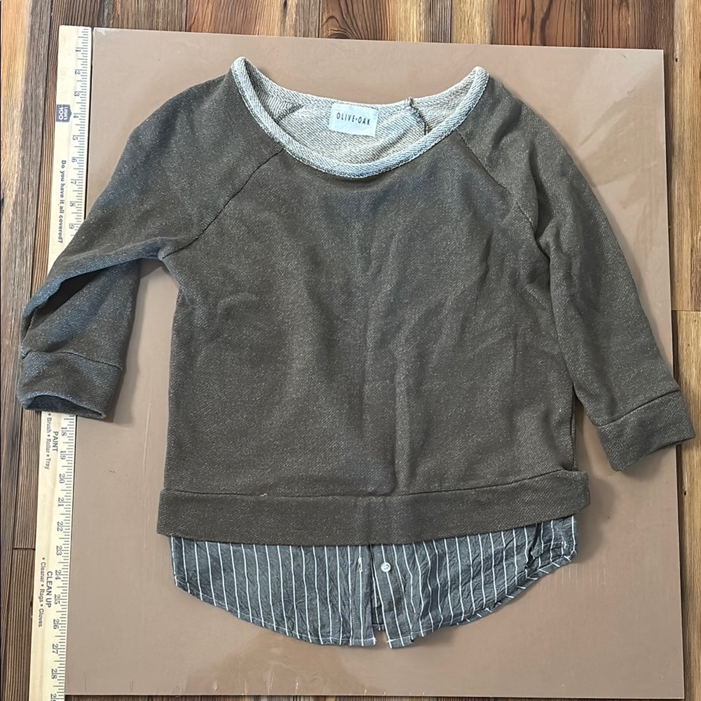 Olive & Oak Sz S olive green and Gray Layered Top